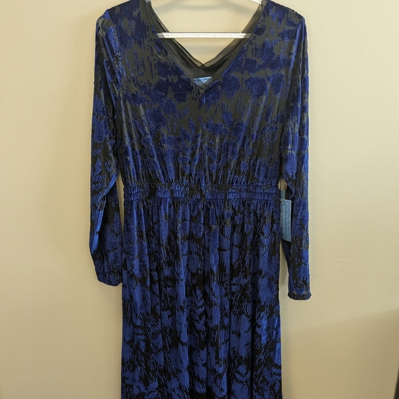 SIMPLY VERA WANG NWT Women's Size Medium BLUE VELVET & BLACK Festival DRESS - Picture 3 of 10
